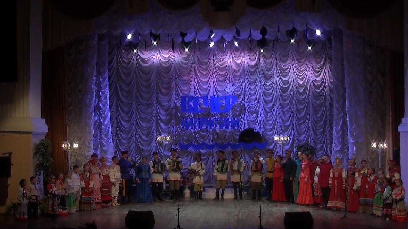 Ансамбль астраханских гармонистов «Русский строй» представил программу «Вечер на пристани»