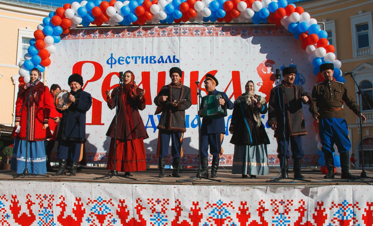 Творческие коллективы Астраханского центра народной культуры  приняли участие в фестивале «Велика душа русская»