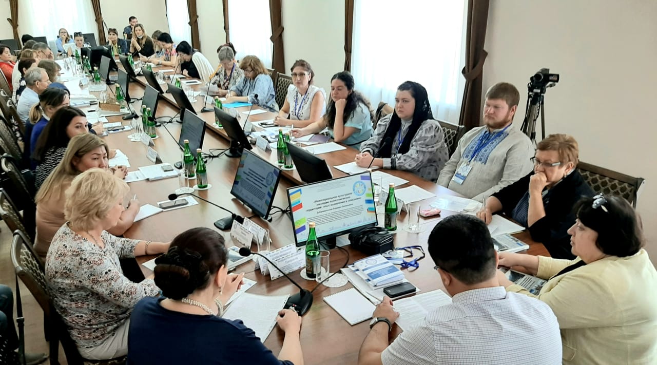 В Астрахани прошла конференция по вопросам этнокультурного наследия народов России
