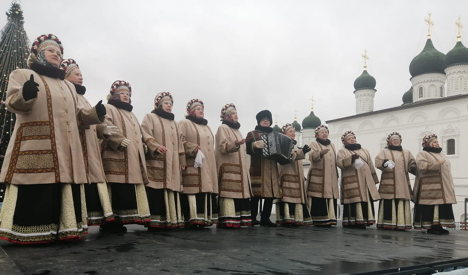 Любительские коллективы региона выступили в Астраханском Кремле