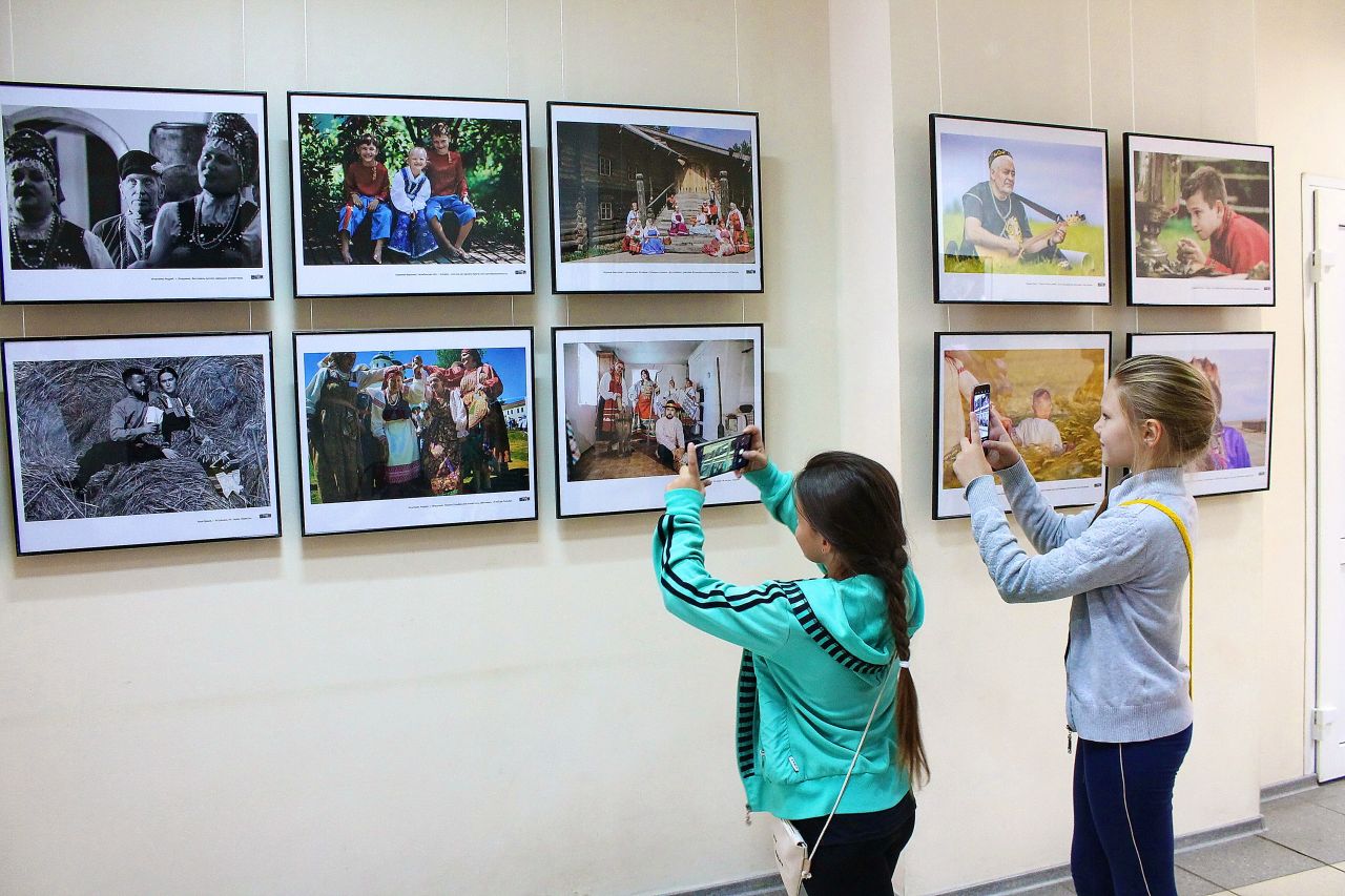 Всероссийская фотовыставка «Сила традиций: народы Российской Федерации» пользуется популярностью у астраханцев