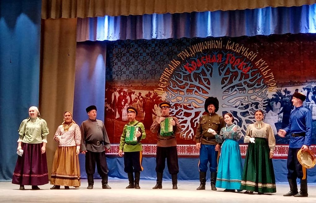Ансамбль традиционной песни астраханских казаков принял участие в фестивале «На Красную горку»