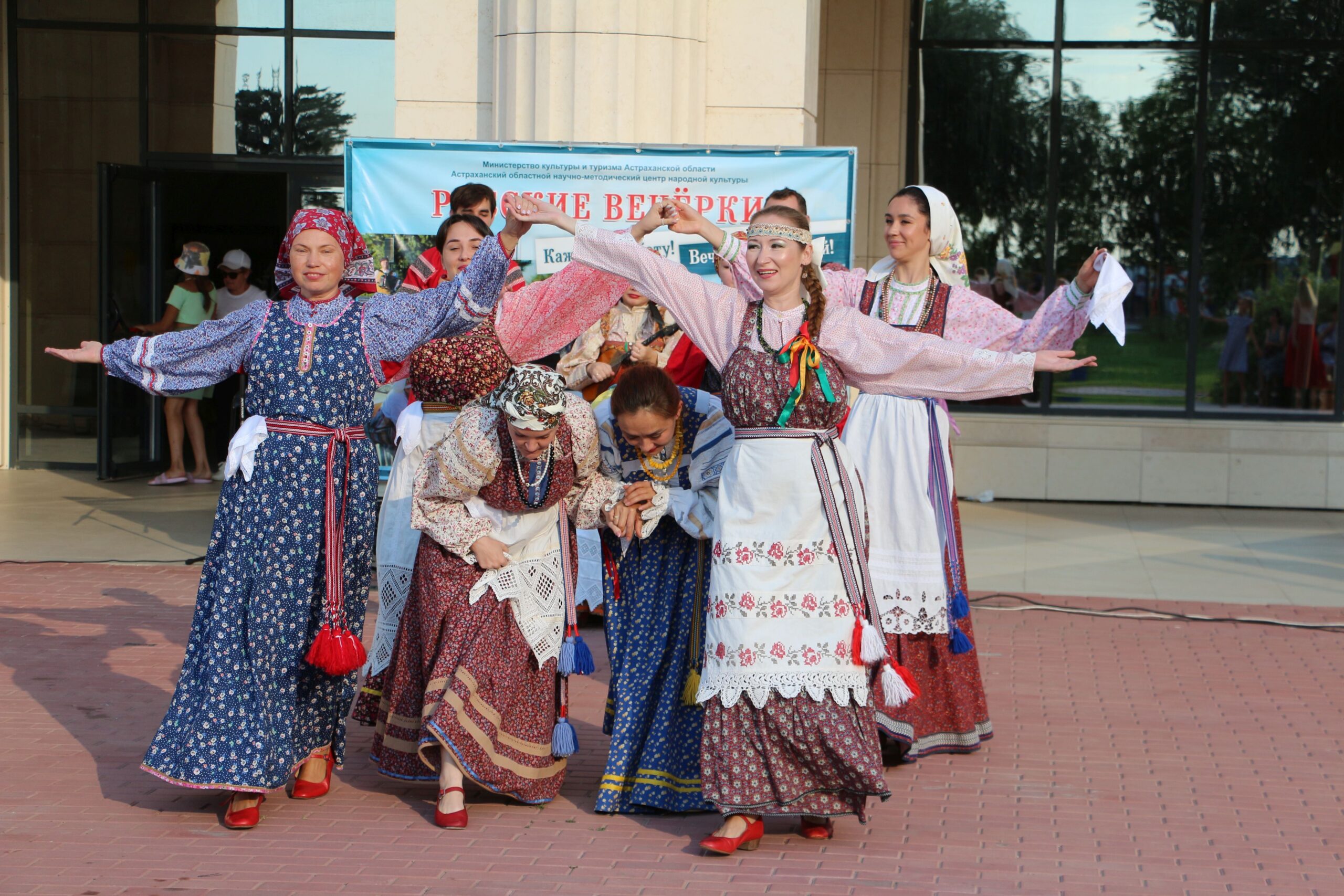 Областной центр народной культуры завершил сезон «Русских вечёрок»