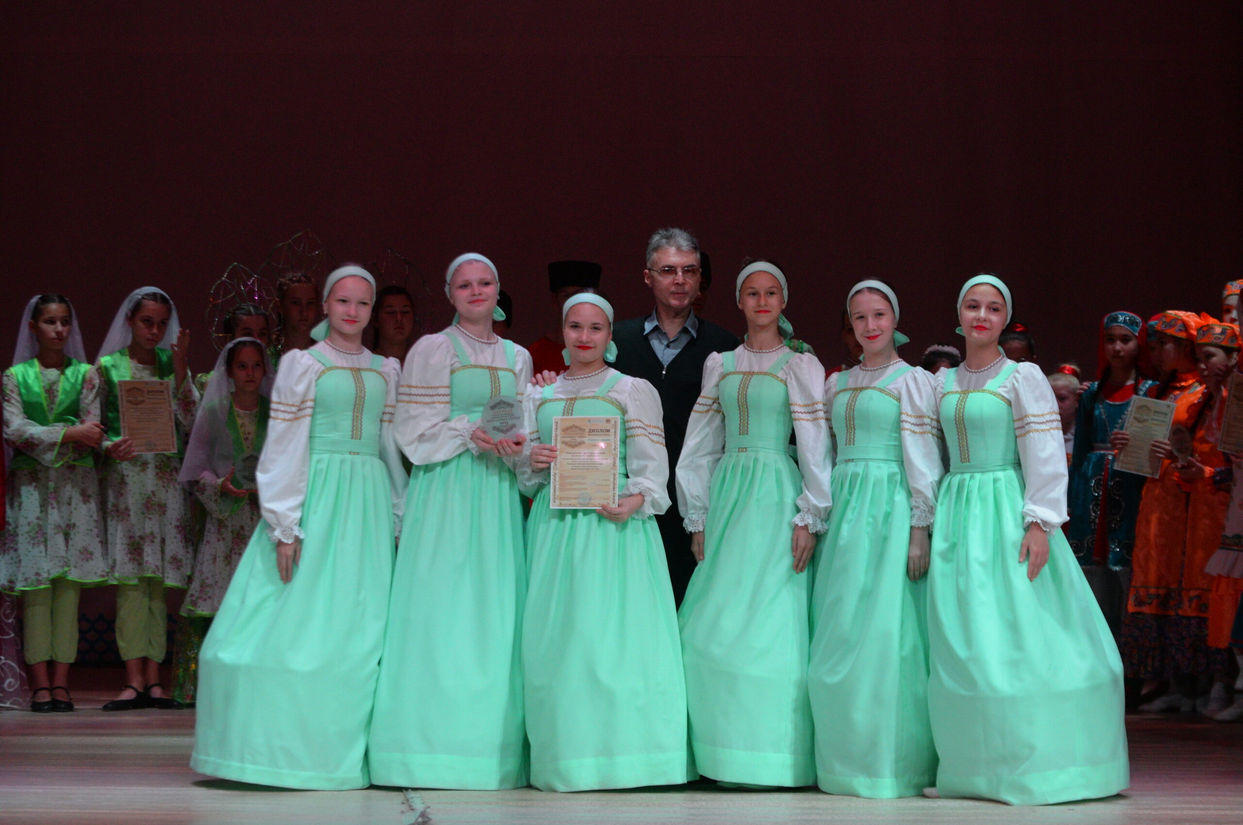 Исполнители национального танца собрались в Астрахани