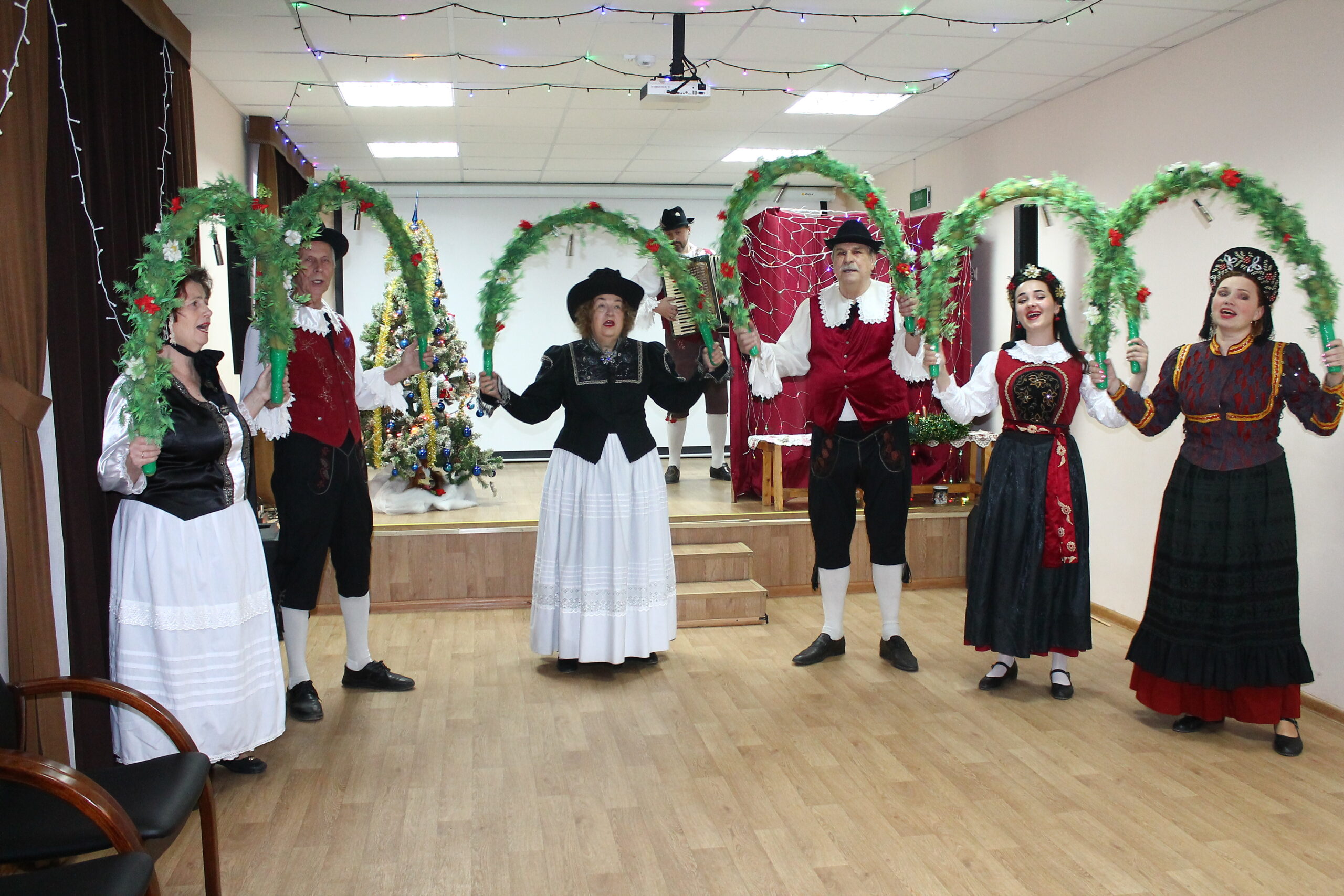 В Доме дружбы состоялся рождественский концерт фольклорного ансамбля «Капелька»