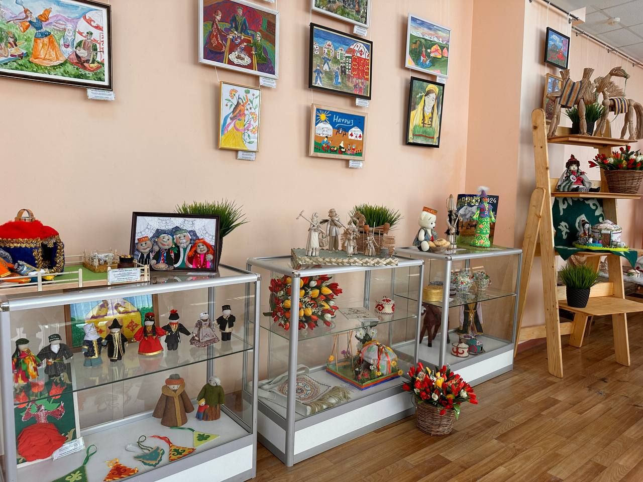 В Доме ремёсел открылась выставка «Навруз — праздник Весны и дружбы»